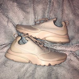 NIKE Presto Fly - Oatmeal